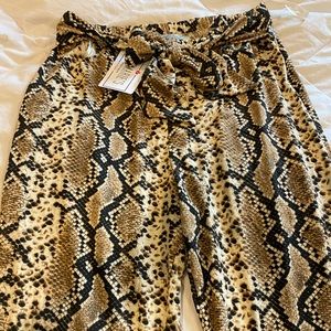 Snakeskin bell bottom pants 🔥
